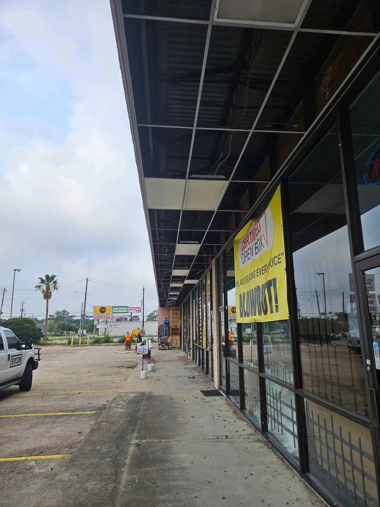 1905 Gessner Shopping Center before image 12