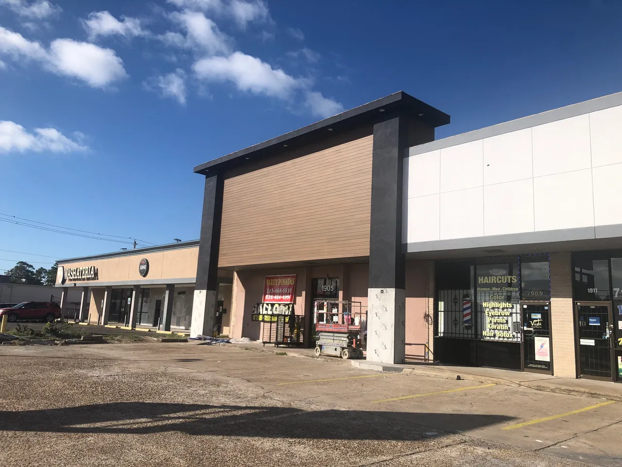 1905 Gessner Shopping Center before image 25