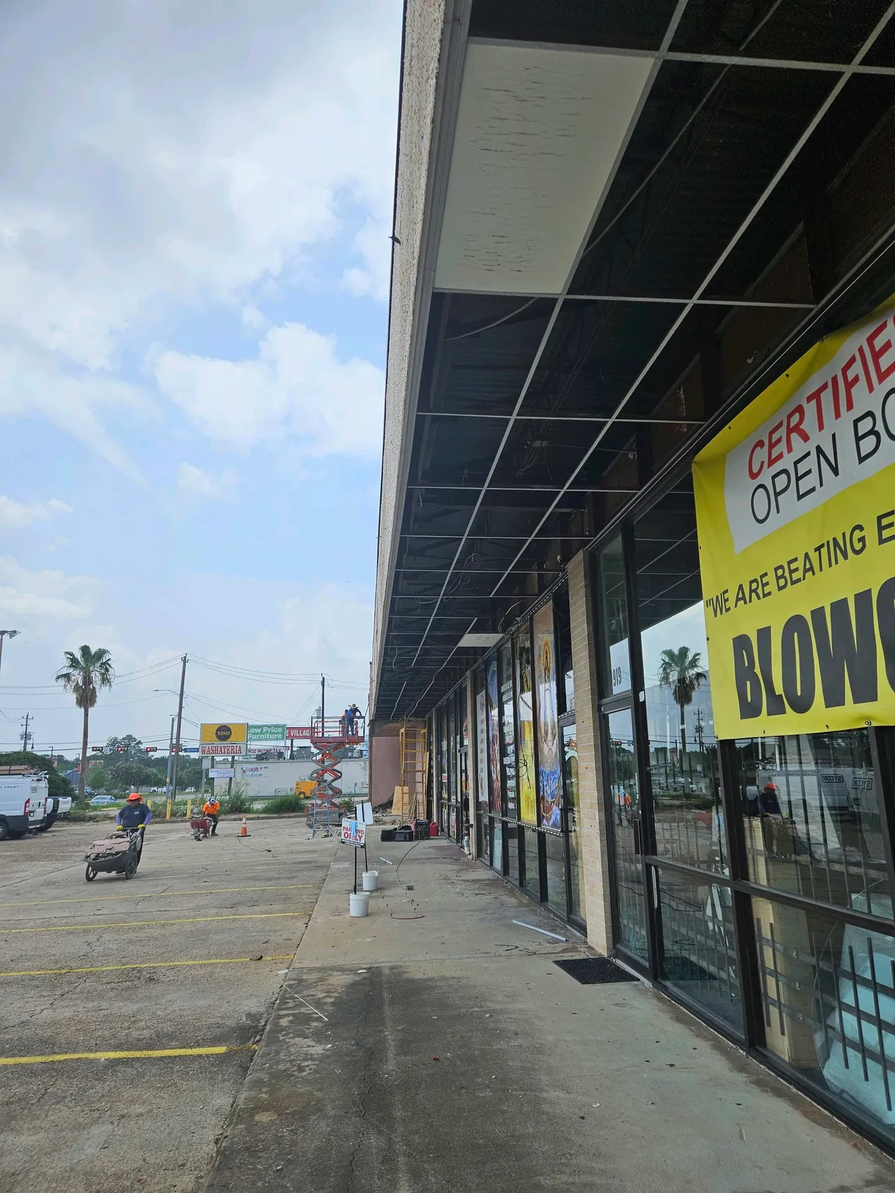 1905 Gessner Shopping Center before image 29