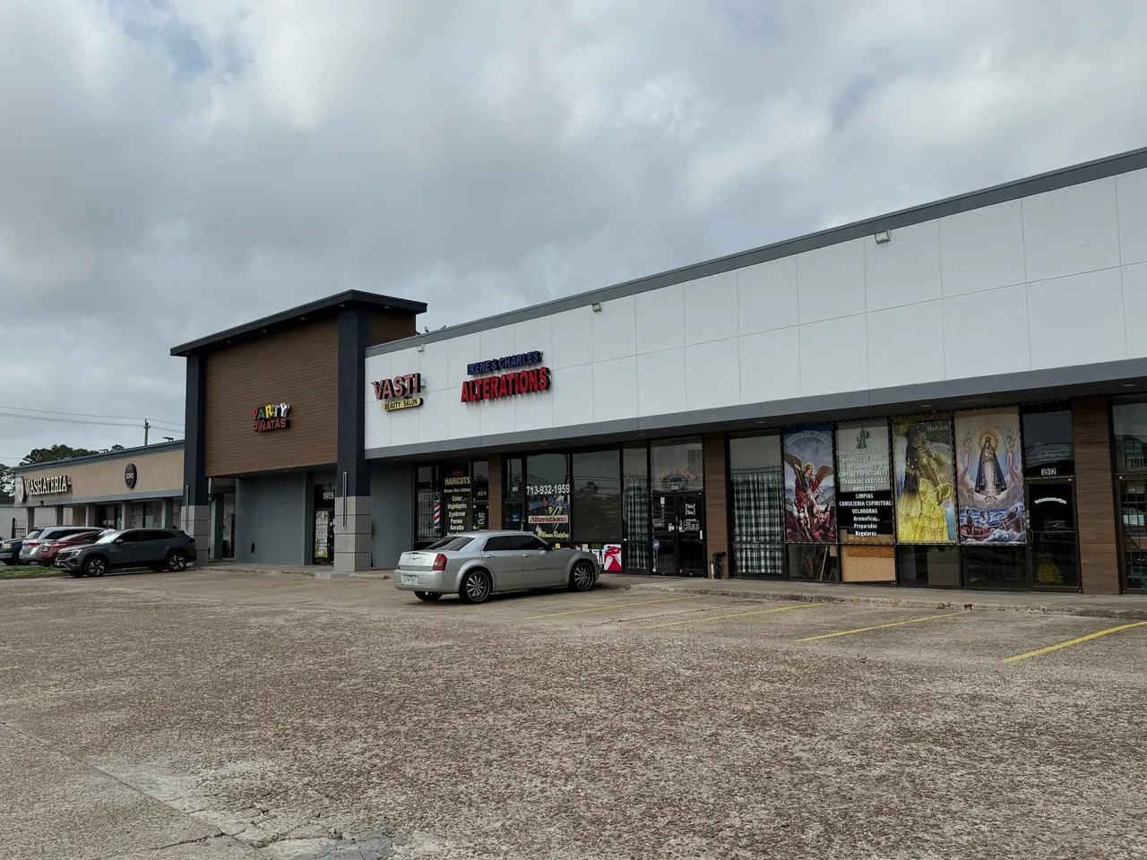 1905 Gessner Shopping Center